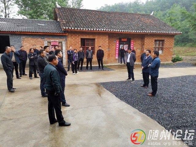 28日上午到洛陽觀摩學(xué)習(xí)3.jpg