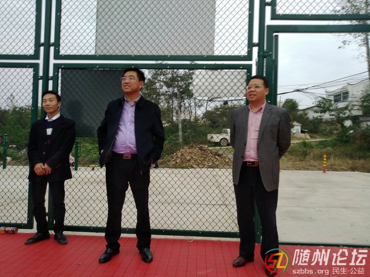 何店鎮(zhèn)黨委書記彭勁松親臨賽場指導比賽 何店中心學?！ご箅S通進四強 | 萬達杯籃球賽 ... ...