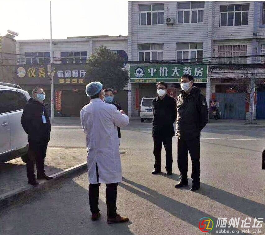 萬(wàn)店鎮(zhèn)：防疫一線(xiàn)  豪邁逆行  ---萬(wàn)店鎮(zhèn)中心衛(wèi)生院黨支部書(shū)記、院長(zhǎng)錢(qián)開(kāi)坤的抗疫情