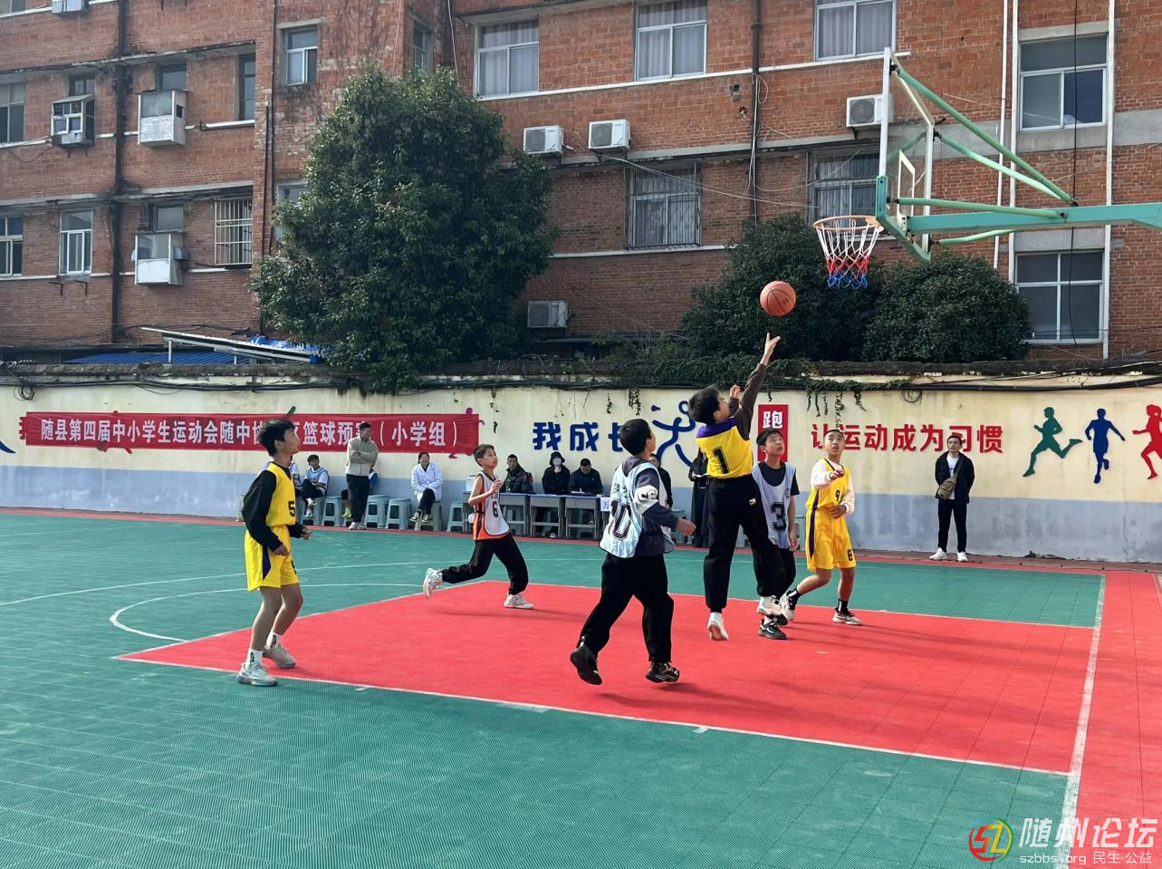 隨縣第四屆中小學(xué)生運(yùn)動(dòng)會(huì)隨中協(xié)作區(qū)籃球預(yù)賽在唐縣鎮(zhèn)圓滿落幕